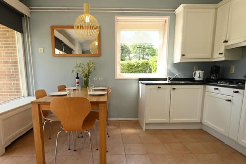 Villa Mer, Terra Nova - Detached bungalow with XXL garden, near the beach Villa in Knokke-Heist