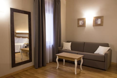Living room, Photo of the whole room, Seating area