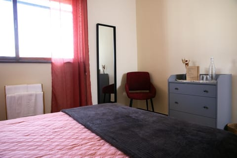 Bed, Photo of the whole room, Bedroom, wardrobe