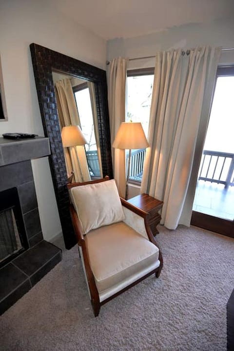 Lakefront Luxury: Private Water Front Vacation Rental with Views Near Hot Springs, AR House in Hot Springs