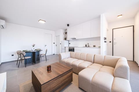 Kitchen or kitchenette, Living room, Seating area, Dining area, kitchen