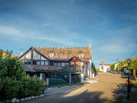 Property building, Day