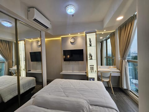 Bedroom, air conditioner