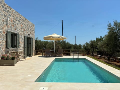 Swimming pool, sunbed