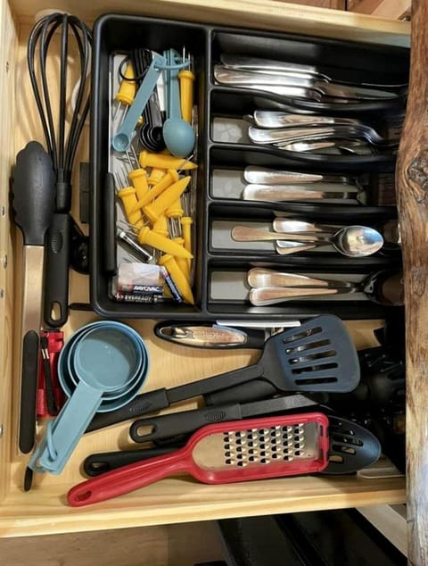 Lakeview Cabin by Tappan Lake, Perfect for Groups with Hot-Tub in Ohio Cabin in Ohio