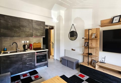 TV and multimedia, Coffee/tea facilities, Kitchen or kitchenette, oven