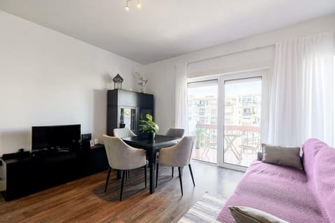 Communal lounge/ TV room, Living room, Dining area