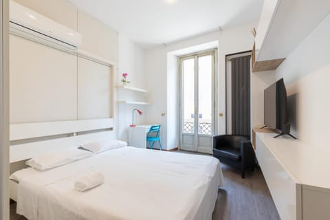 Bed, TV and multimedia, Photo of the whole room, Evening entertainment, Bedroom, towels, wardrobe