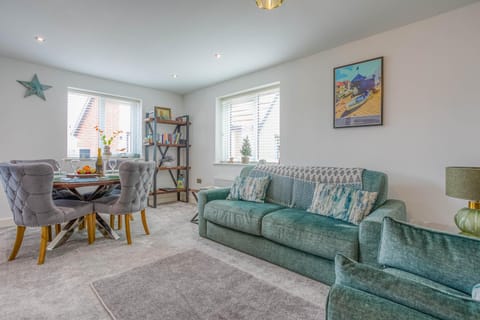 Sea & Pine - Elegant and stylish coastal Apartment, Crabpot Cottages Sheringham Apartment in Sheringham