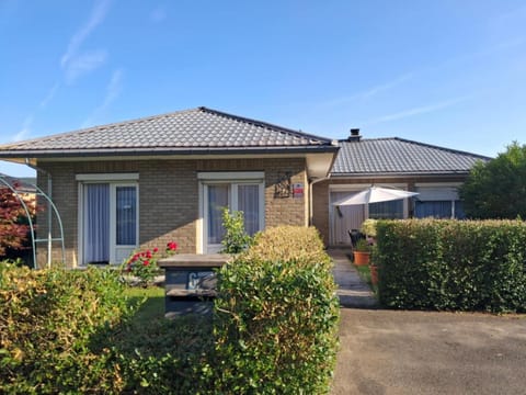 Property building, Day, Garden, Garden view