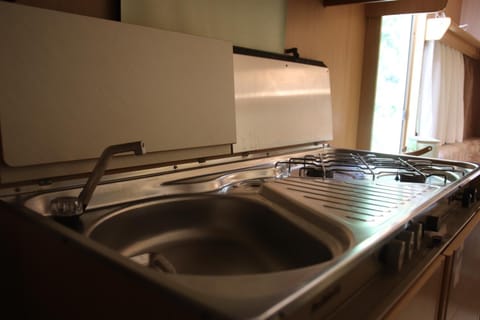 Kitchen or kitchenette, dishwasher