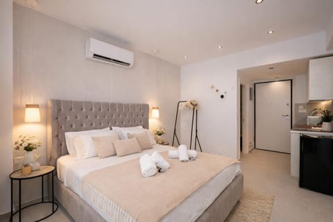 Bed, Bedroom, air conditioner