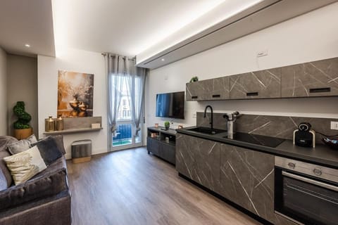 TV and multimedia, Kitchen or kitchenette, Seating area