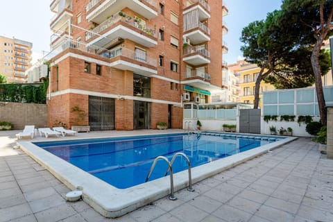Property building, Swimming pool