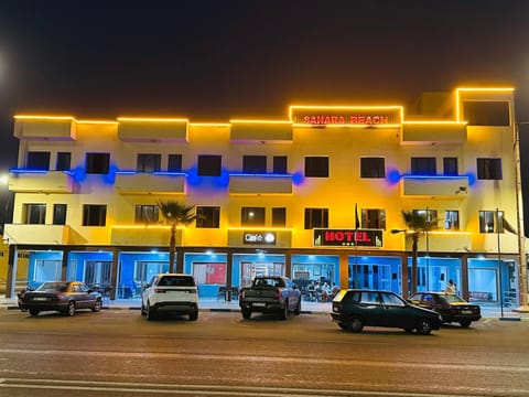Property building, Night, City view, Breakfast, Location, Parking