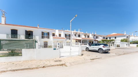 Property building, Neighbourhood, Street view