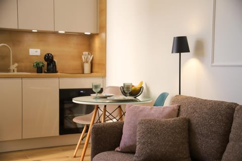 Kitchen or kitchenette, Living room