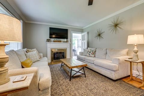 1 Mi to Downtown Greer Family Home with Gazebo! House in Greer