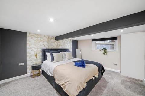 The Artist Abode in Central Whitby - Hot-Tub - Parking House in England