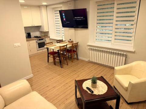Living room, Dining area, kitchen