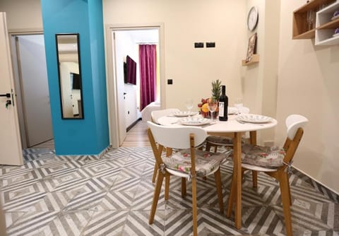 Seating area, Dining area