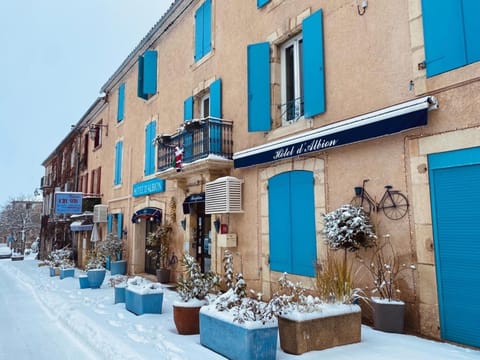 Property building, Winter