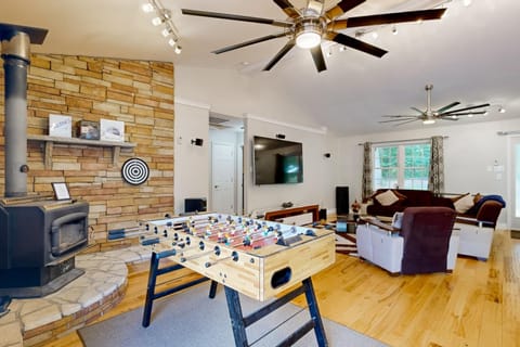 Forest Cove House in Lake Anna