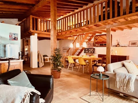 Living room, Dining area