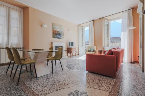 TV and multimedia, Living room, Dining area