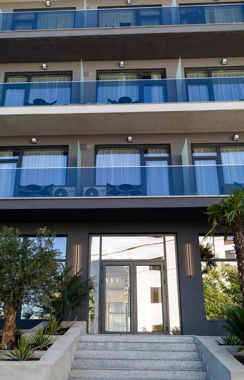 Property building, Facade/entrance