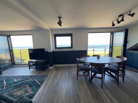 Penthouse North Sea Front Apartment in Saltburn-by-the-Sea