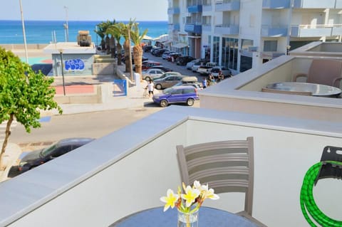 Neighbourhood, City view, Sea view, Street view