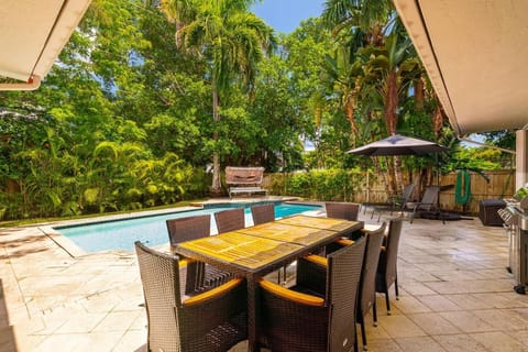 Garden, Balcony/Terrace, Swimming pool