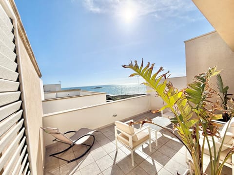 Day, Natural landscape, Balcony/Terrace, Sea view, sunbed