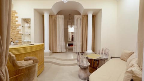 Living room, Seating area