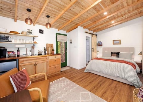 Relaxing Tree House in Sequim, Washington, Perfect for a Glamping Getaway to Olympic National Park House in Sequim