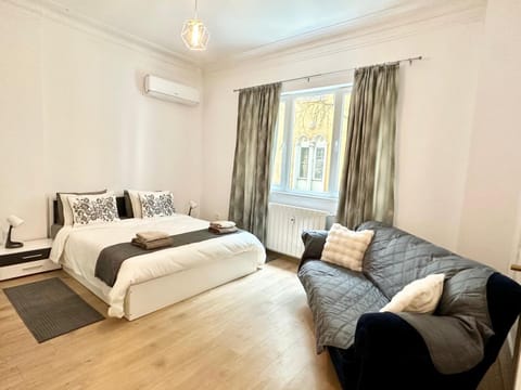Bed, Day, View (from property/room), Photo of the whole room, Seating area, Bedroom, heating, internet, air conditioner
