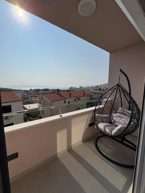 Property building, Day, View (from property/room), Balcony/Terrace, Balcony/Terrace, Living room, Seating area