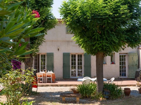 Property building, Garden, Garden, Garden view