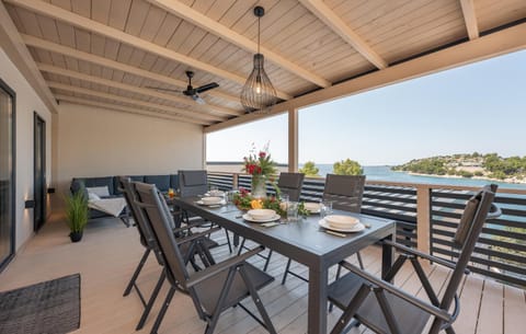 Day, View (from property/room), Balcony/Terrace, Seating area, Sea view