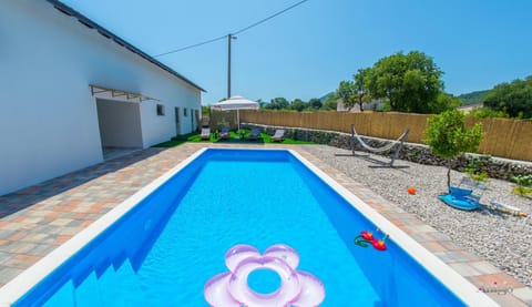 Pool view, Swimming pool, sunbed