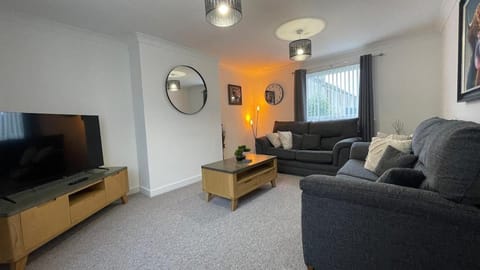 The Den - by Caithness Luxury Apartments NC500 - 2 Bedroom holiday home - Sleeps Work teams upto 2 & holiday makers upto 4 Apartment in Wick