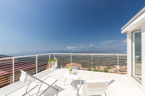 Balcony/Terrace, Sea view, Internal: Not applicable to any particular room