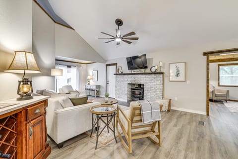 Near Bella Vista Trails and Elk River Family Home! House in Ozark Mountains