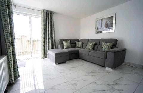 The peace bridge apartment Apartment in Londonderry