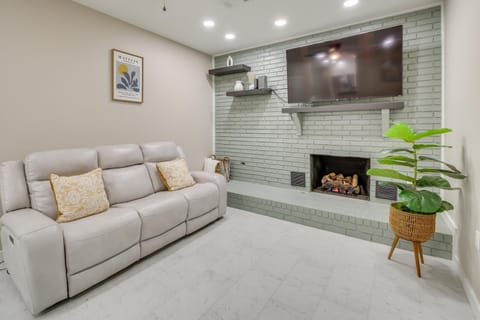 6 Mi to Dtwn Hot Springs Abode with Yard! House in Hot Springs