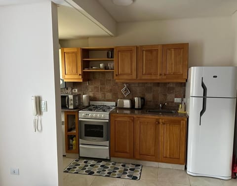 Property building, Coffee/tea facilities, Kitchen or kitchenette, oven, toaster