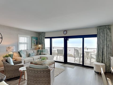 Balcony/Terrace, Living room, Seating area, Sea view, furniture