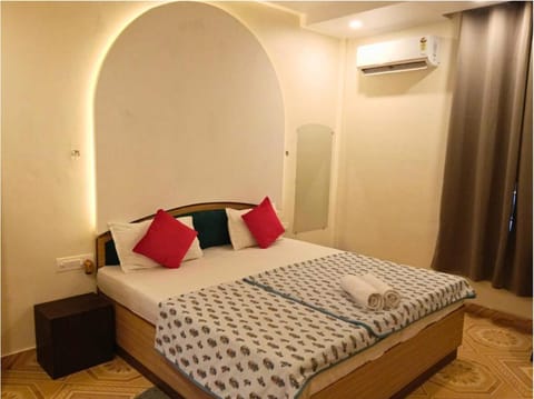 Bedroom, air conditioner