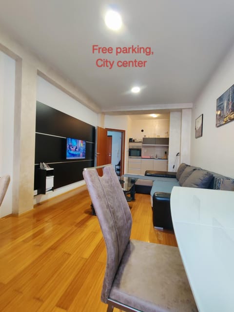 Petra Apartment, free parking Apartment in Novi Sad